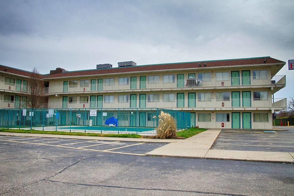 Super 8 By Wyndham Florence Exteriér fotografie